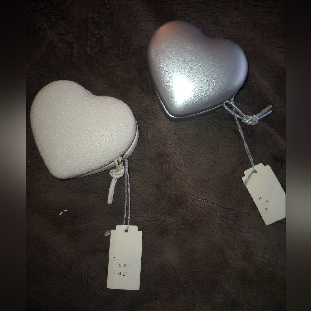 Heart Shaped Travel Jewelry Boxes - Silver Metallic & Cream Pebbled